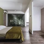 فندق Bellagio Village مانديلو ديل لاريو
