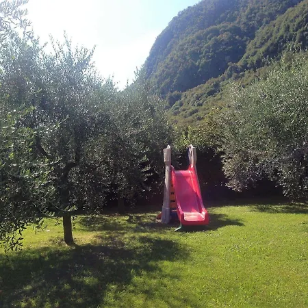 Bellagio Village מלון