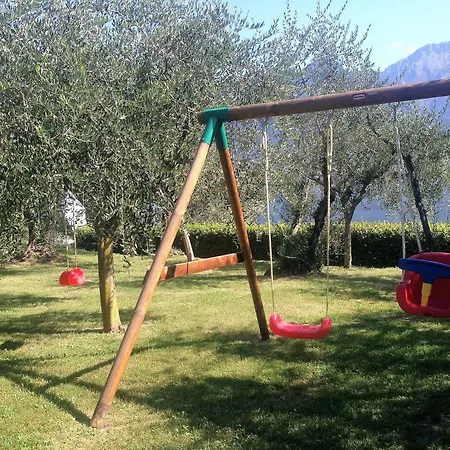 Bellagio Village מלון