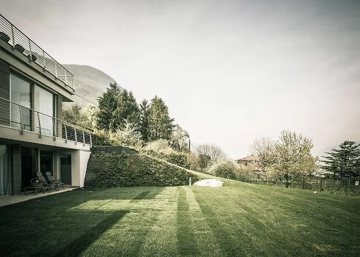 Bellagio Village فندق