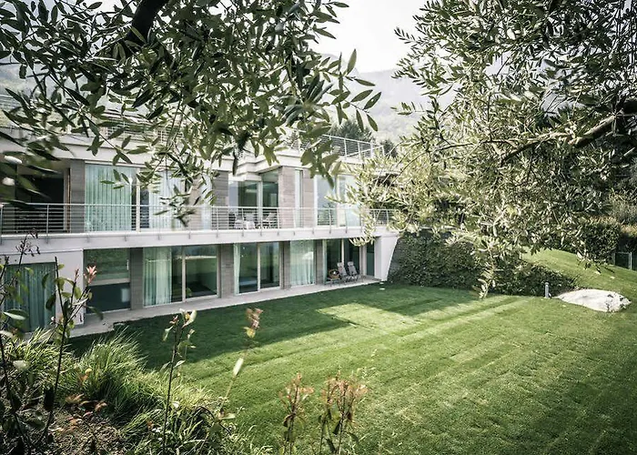 Bellagio Village فندق مانديلو ديل لاريو