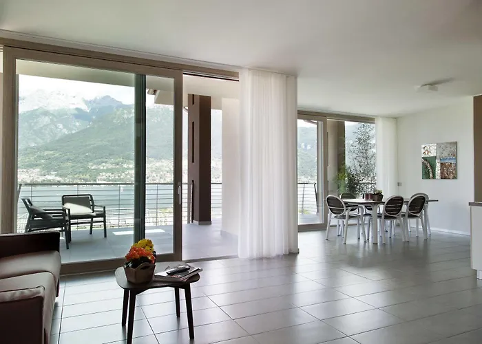 Bellagio Village فندق *