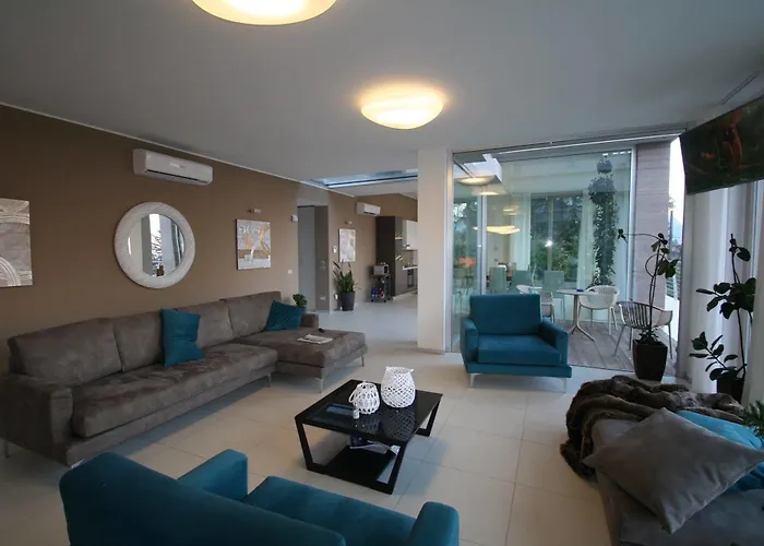 Bellagio Village فندق مانديلو ديل لاريو