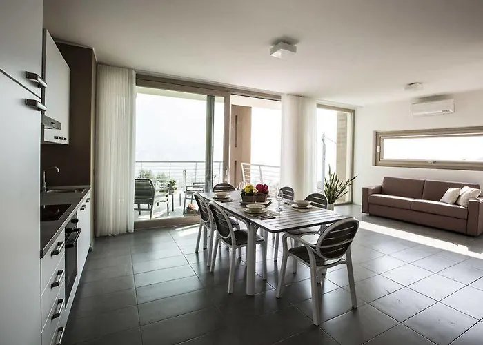 Bellagio Village فندق