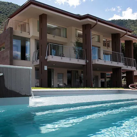 Bellagio Village Манделло-дель-Ларио