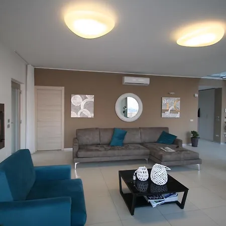 Bellagio Village Отель *